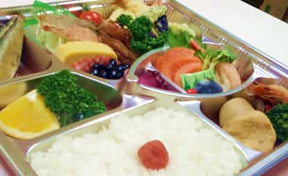 岡山・倉敷で宅配弁当・配達弁当なら三和食品のお花見弁当の画像